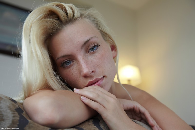 Adele Cute Blonde With Freckles Redbust