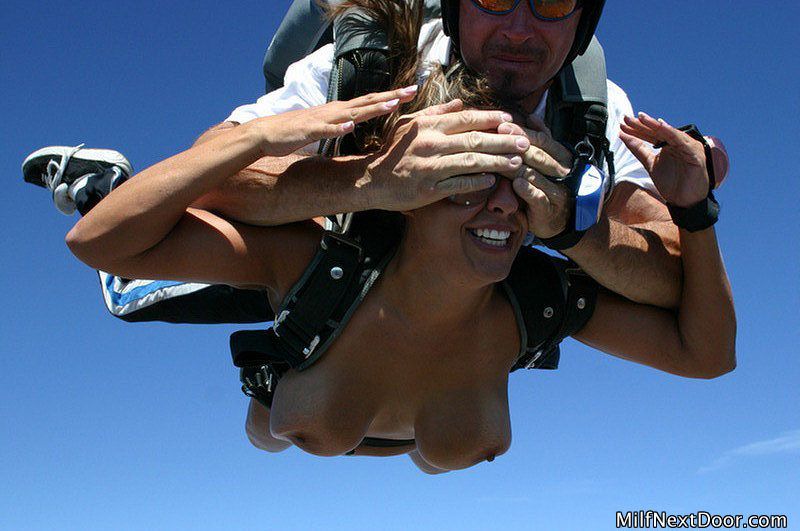 Naked Skydiving Redbust