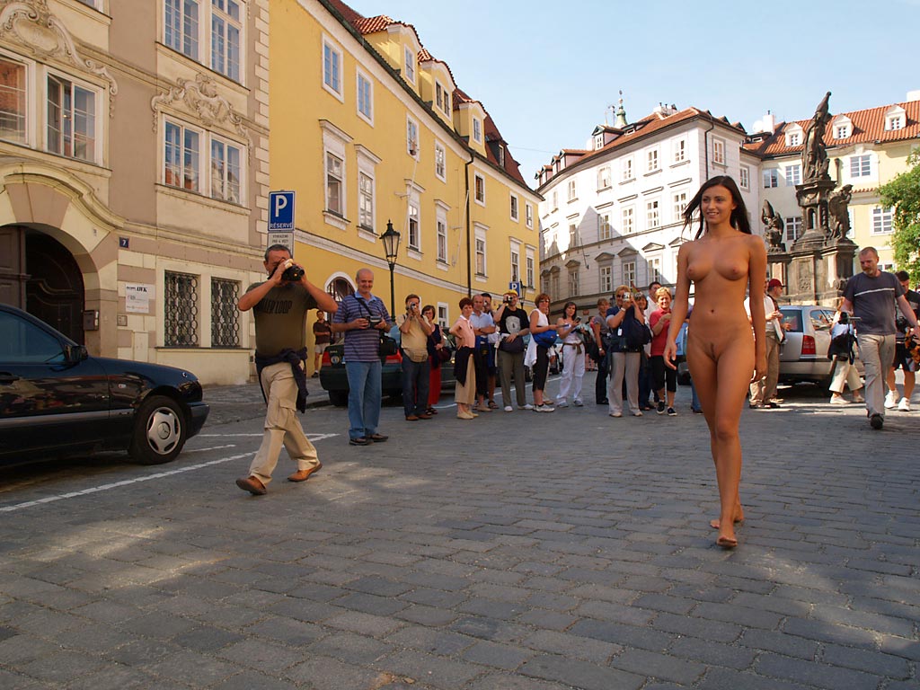 Naked public