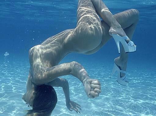 Nude under water