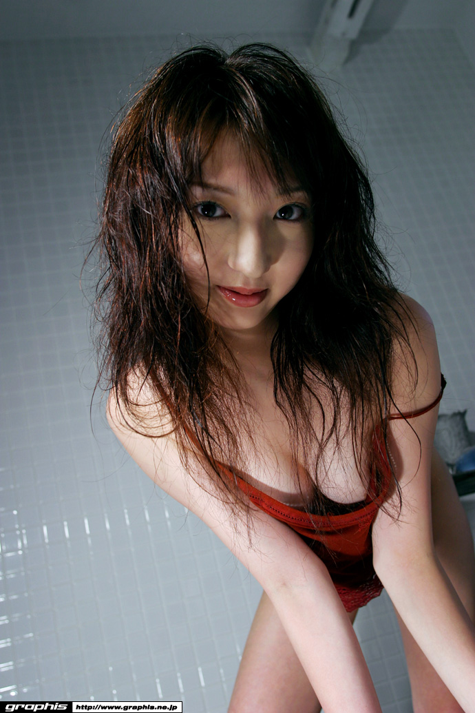 airu-kaede-nude-asian-bathroom-graphis-09