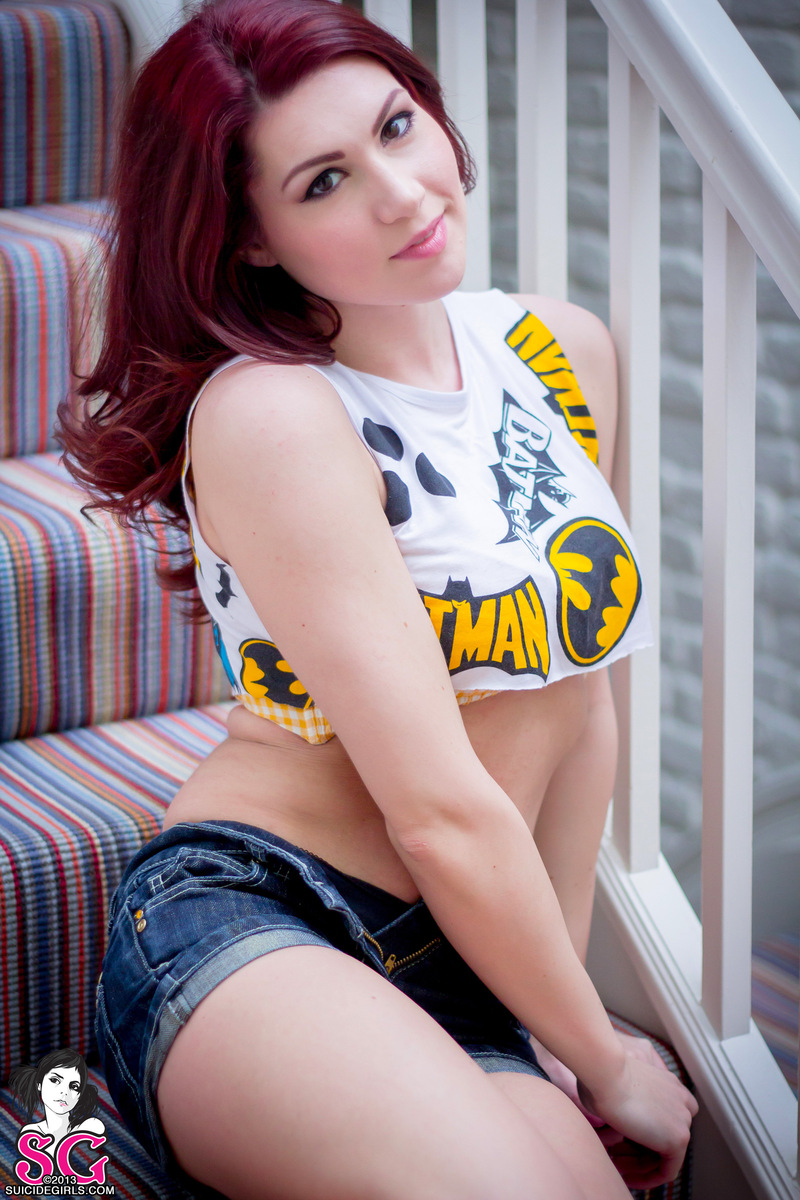 amberbambi-jeans-shorts-boobs-naked-suicide-girls-02