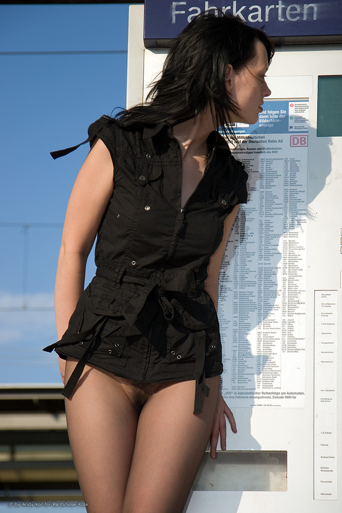 anni-pantyhose-in-public-germany-railway-station-37