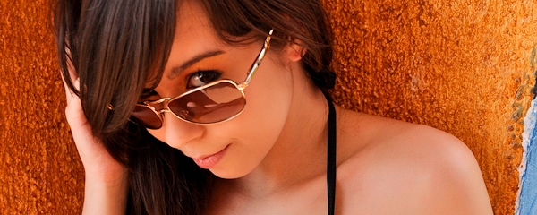 Ariel Rebel – Sunglasses & bikini