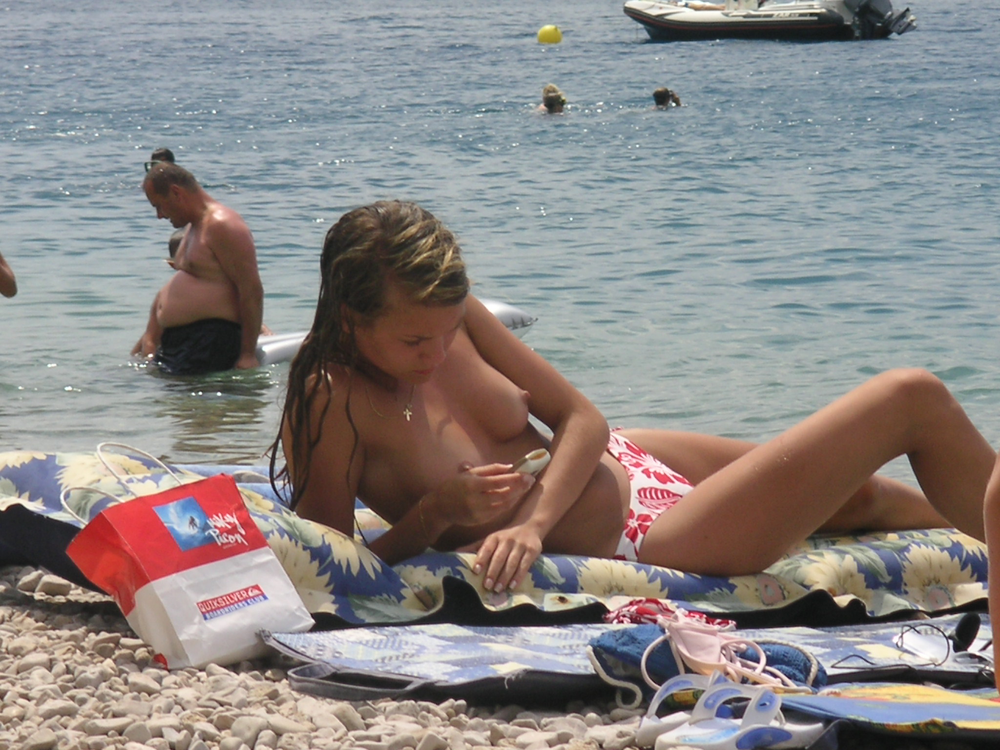 beach-girls-vol5-nudists-seaside-02