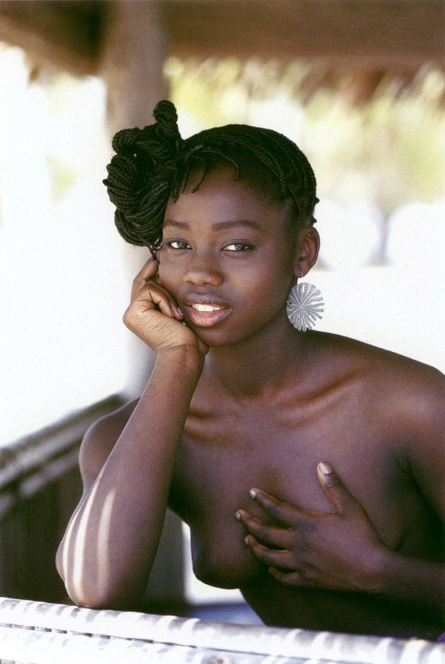 black-ladies-by-uwe-ommer-erotic-ebony-nude-30