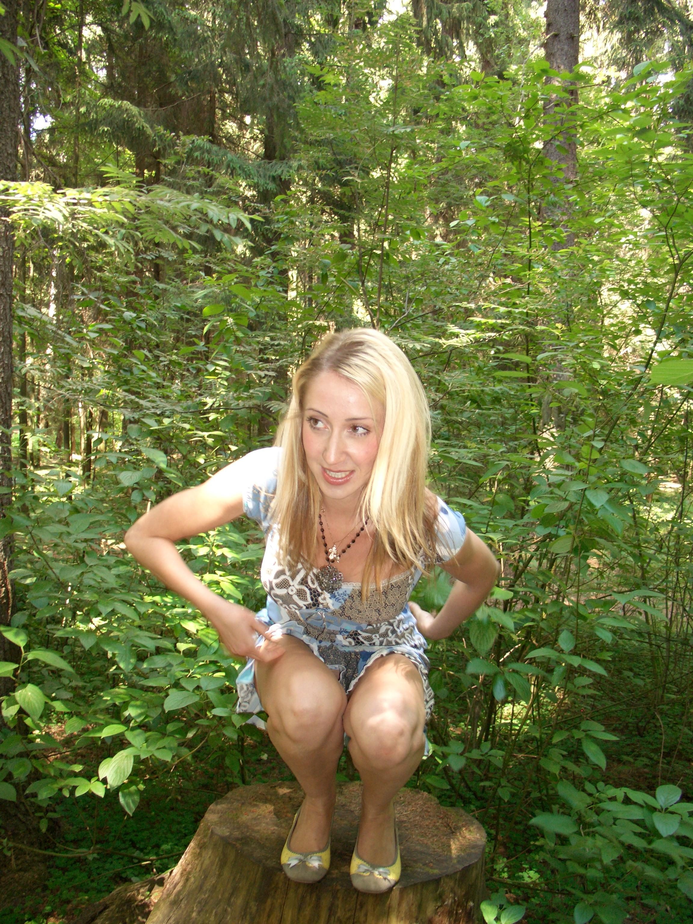 blonde-girl-walk-naked-tits-forest-outdoor-amateur-56
