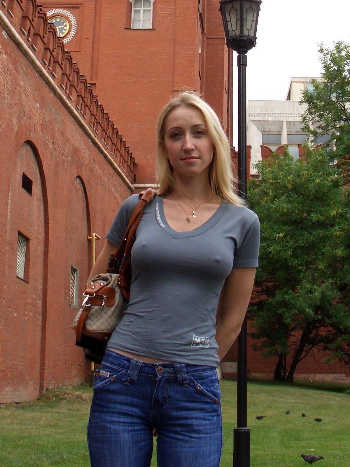 blonde-amateur-russian-outdoor-boobs-naked-jeans-public-06