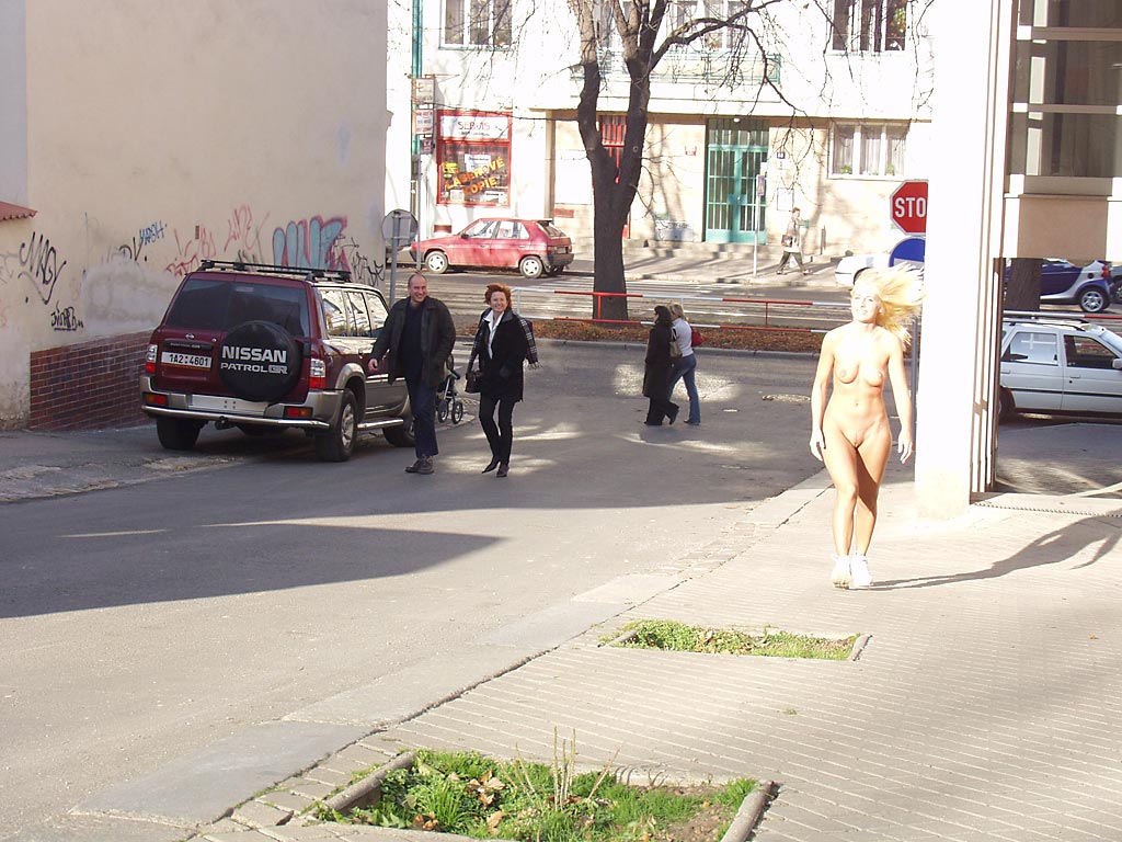 lenka-p-blonde-walk-on-street-nude-in-public-15