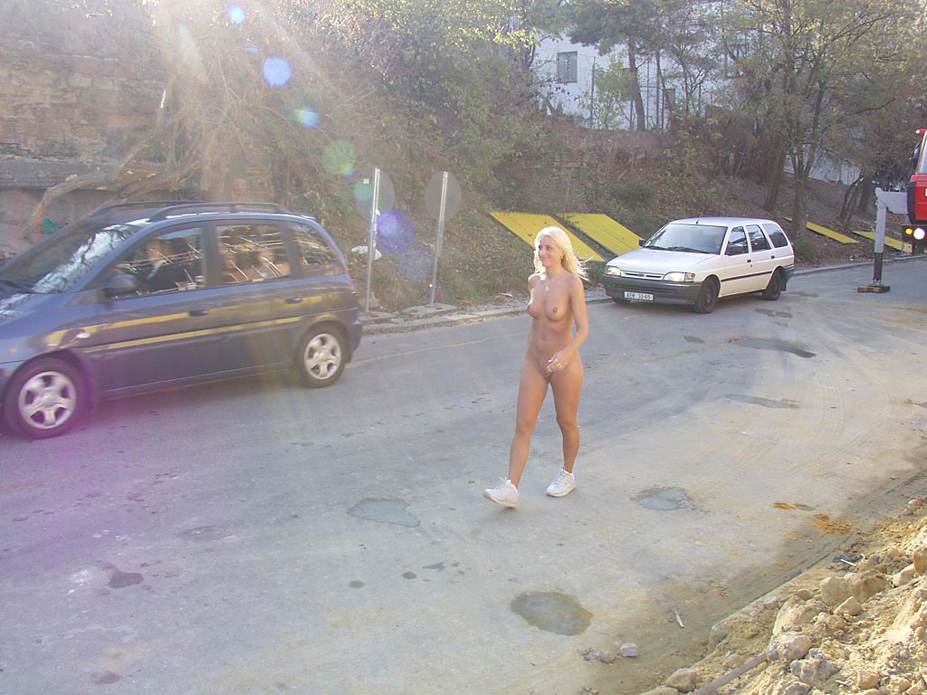 lenka-p-blonde-walk-on-street-nude-in-public-32
