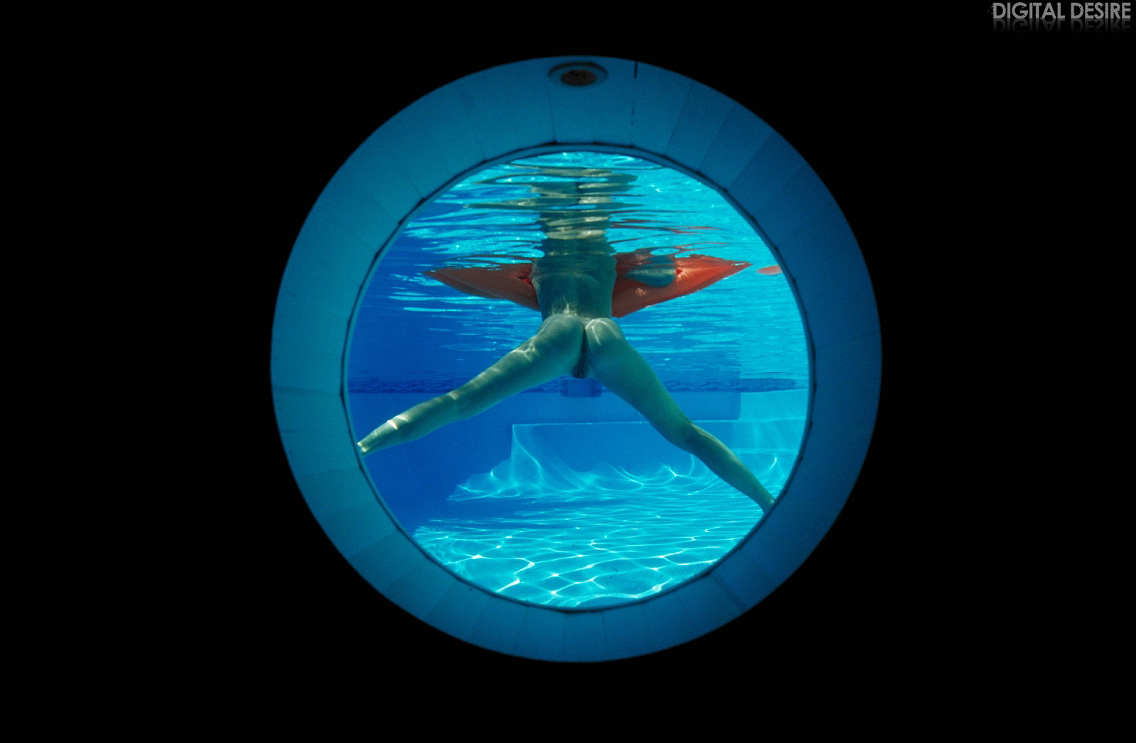 sophia-naked-underwater-pool-pussy-blonde-24