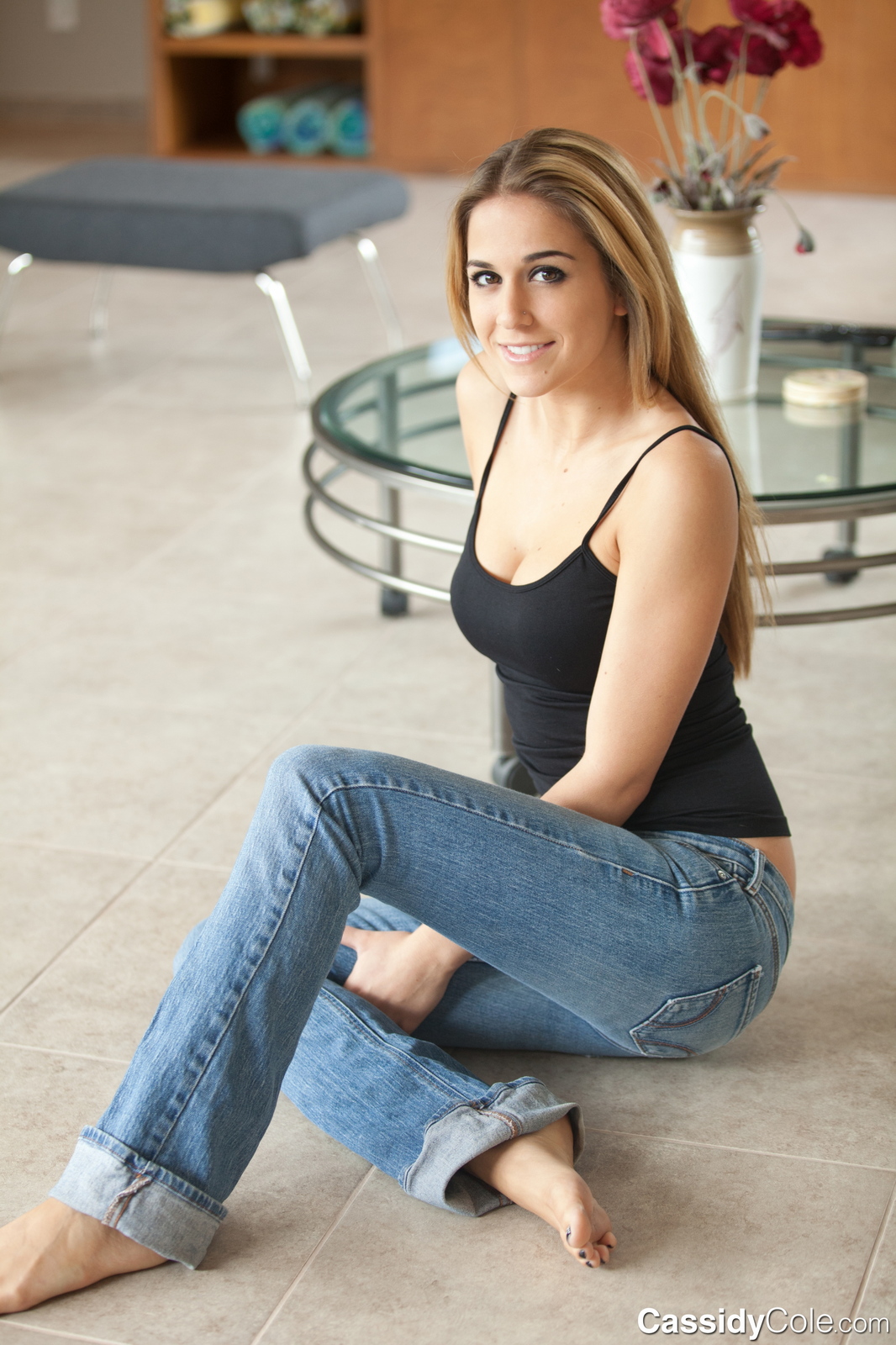 cassidy-cole-young-blonde-jeans-tight-pussy-03