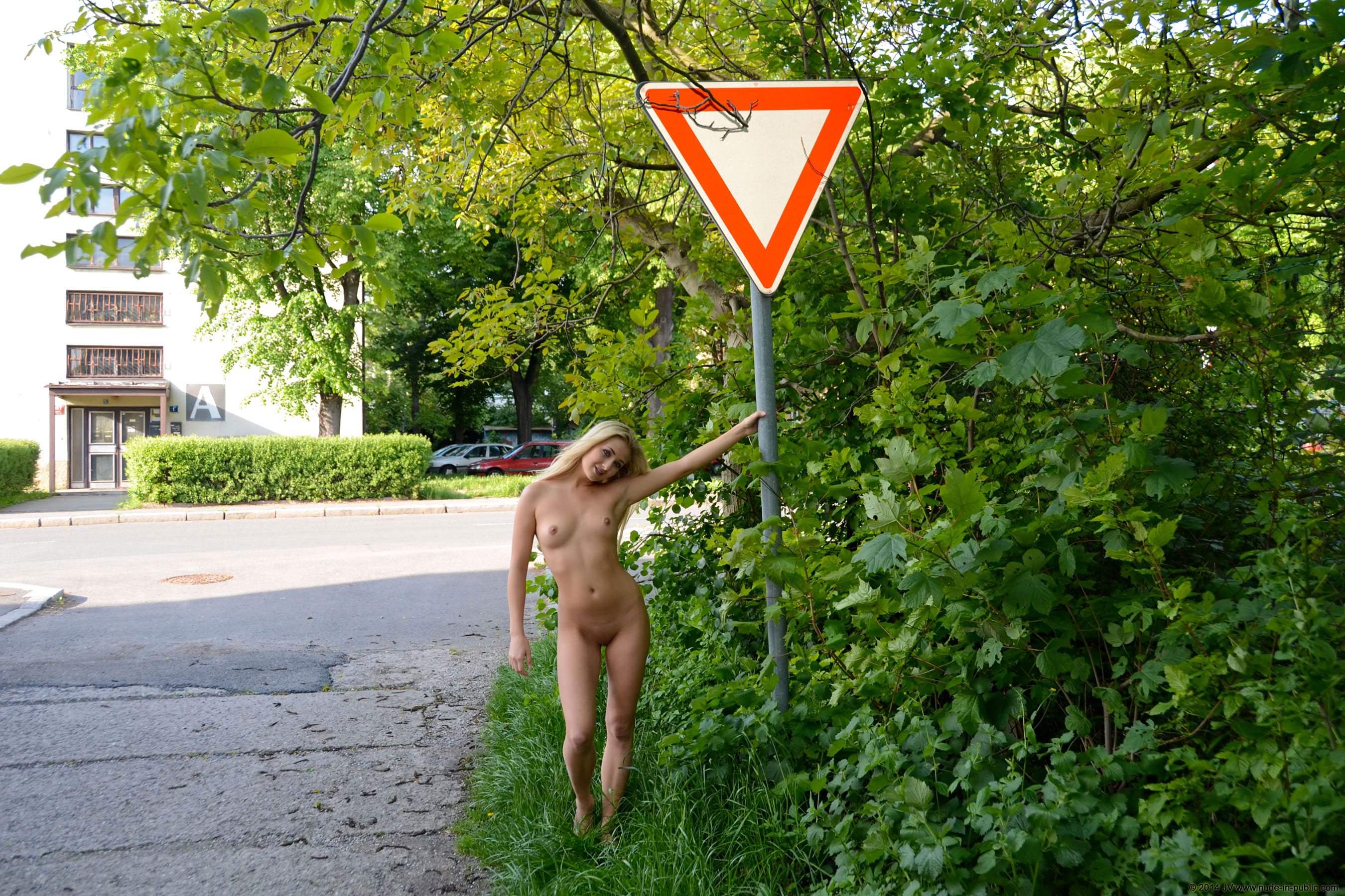karolina-m-blonde-on-the-street-nude-in-public-18. 