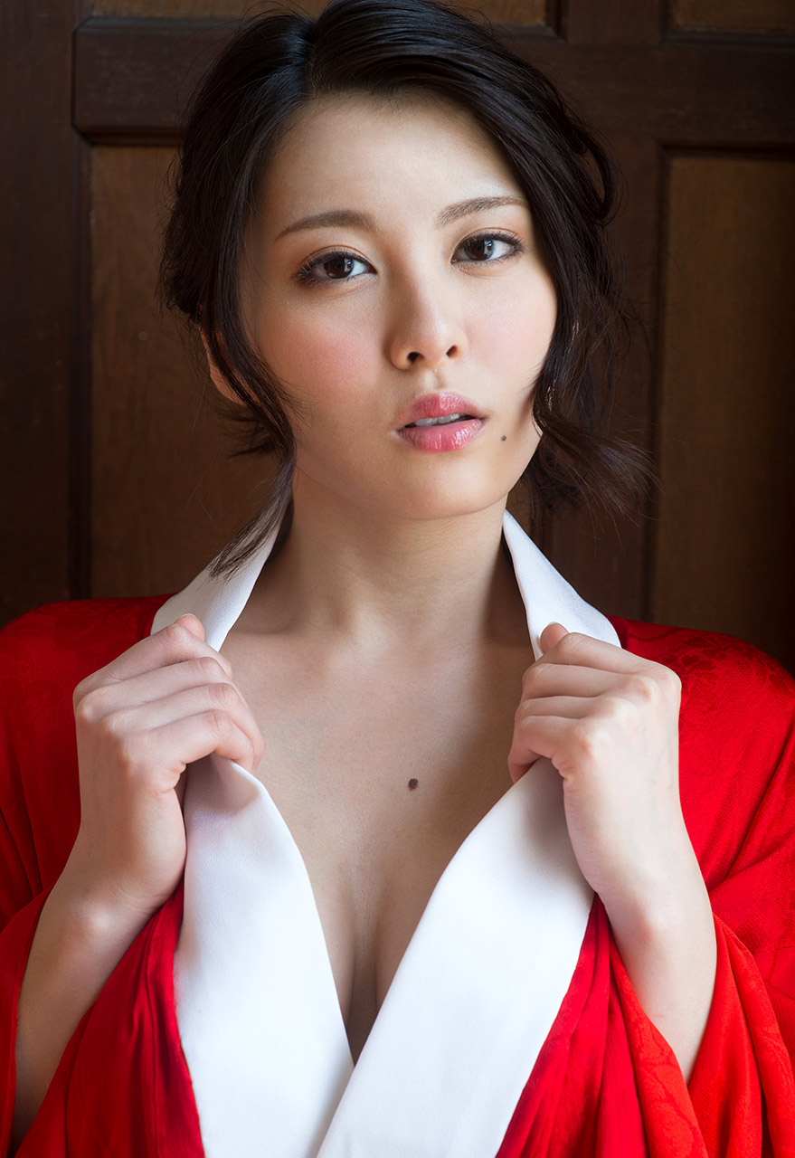china-matsuoka-kimono-nude-asian-boobs-02