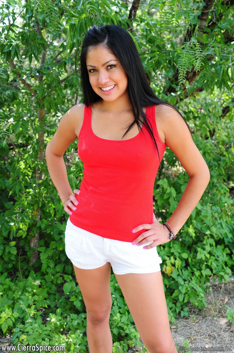 cierra-spice-nude-outdoor-white-shorts-young-01