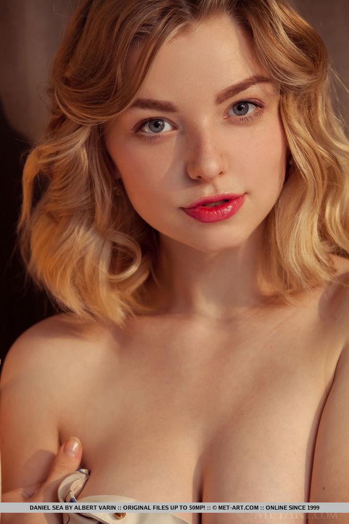 daniel-sea-boobs-blonde-red-lips-naked-metart-05