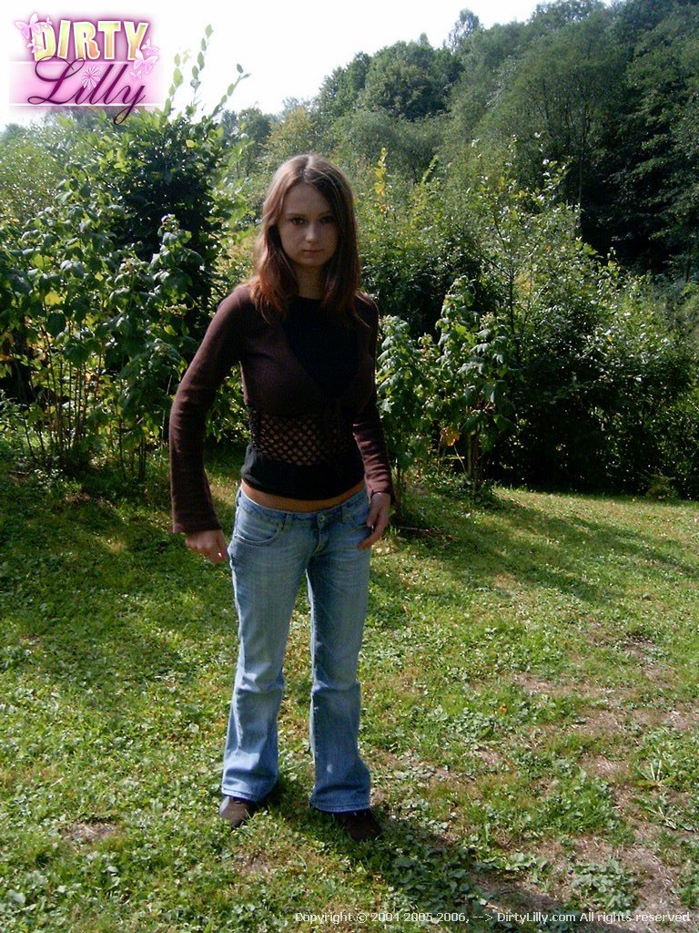 dirty-lilly-jeans-garden-01