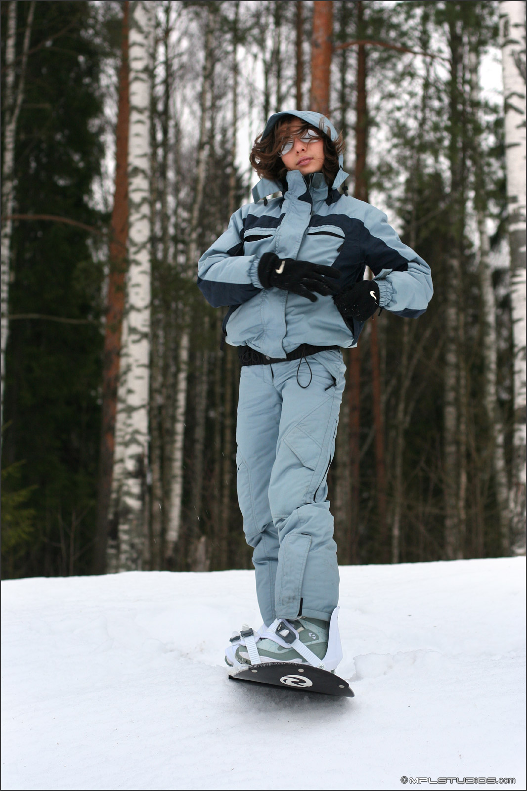 katerina-snow-nude-winter-angels-snowboard-mplstudios-02
