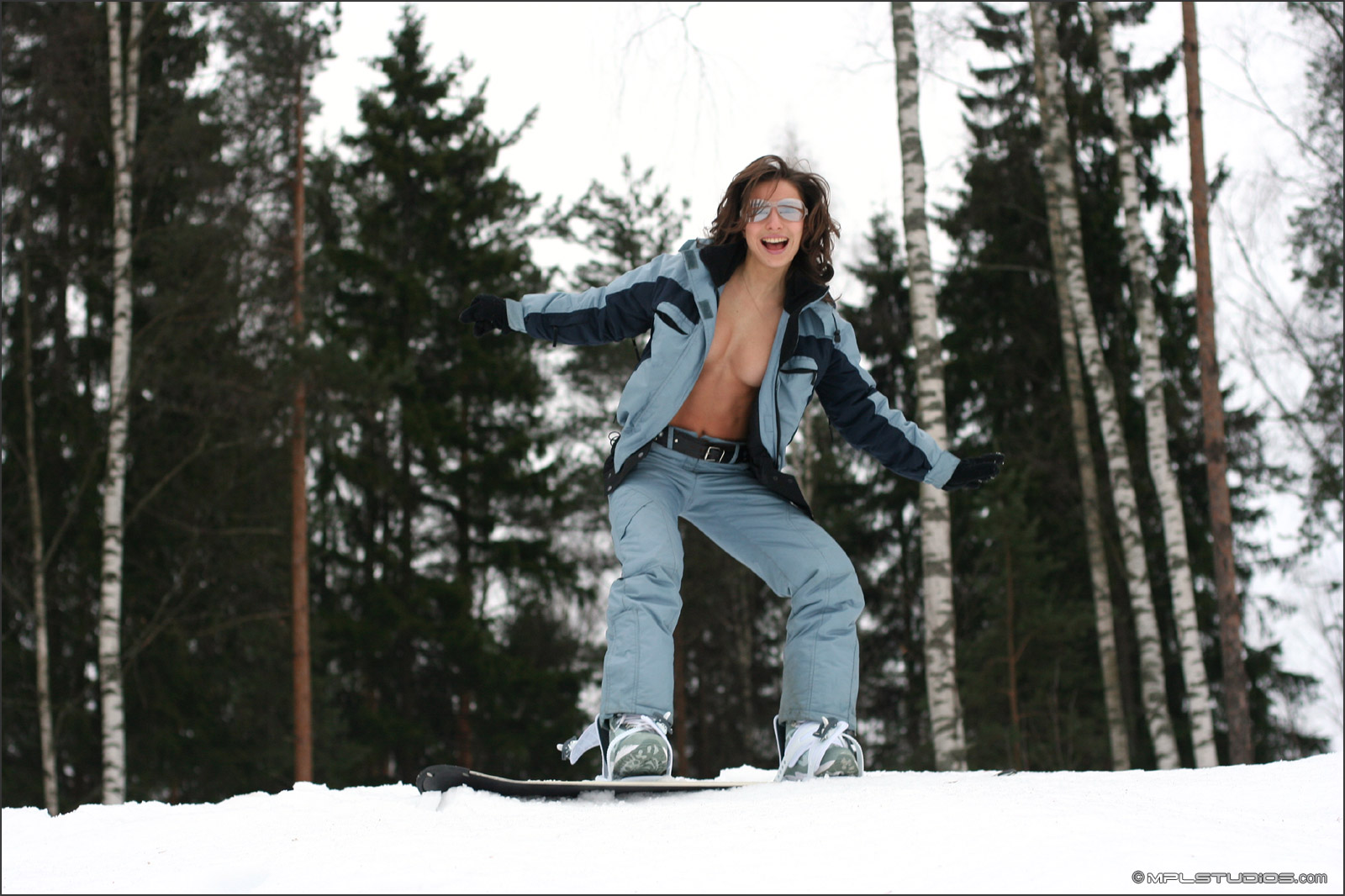 katerina-snow-nude-winter-angels-snowboard-mplstudios-26