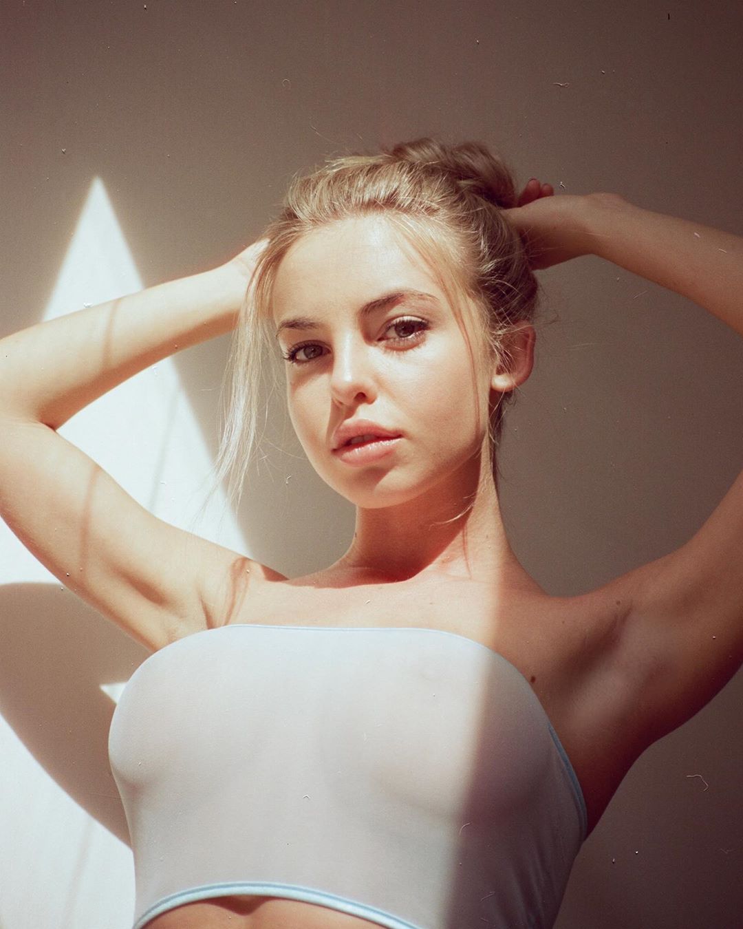 emma-kotos-boobs-blonde-naked-sexy-girl-117