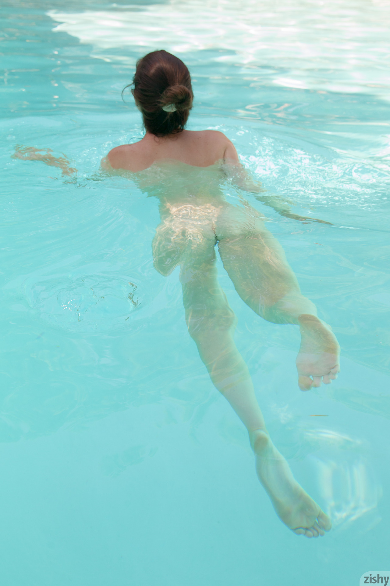 essie-halladay-boobs-pool-nude-sunglasses-zishy-21