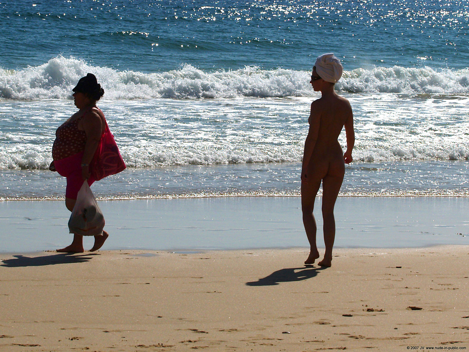 edita-s-naked-on-beach-blonde-seaside-nude-in-public-11