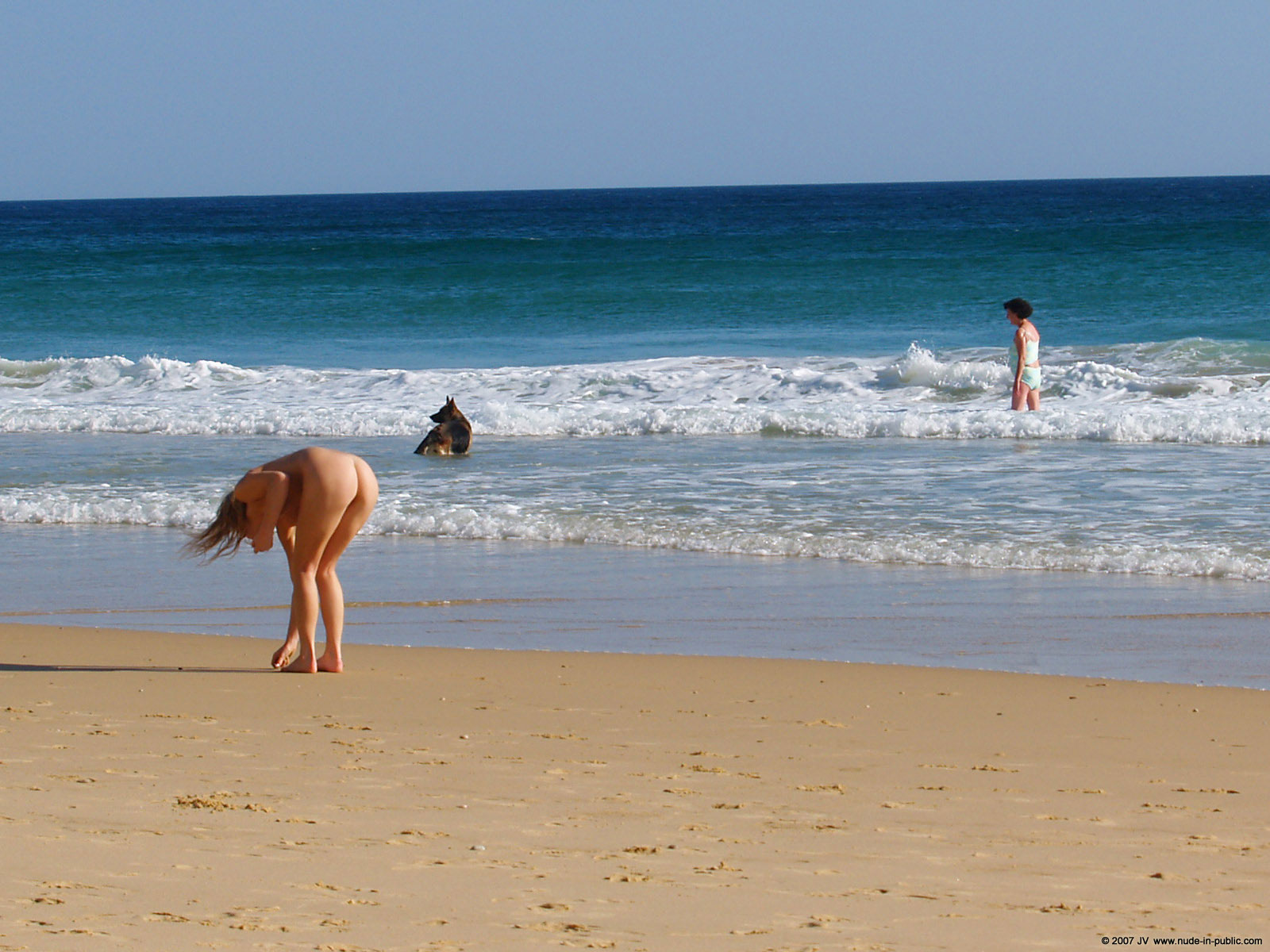 edita-s-naked-on-beach-blonde-seaside-nude-in-public-43