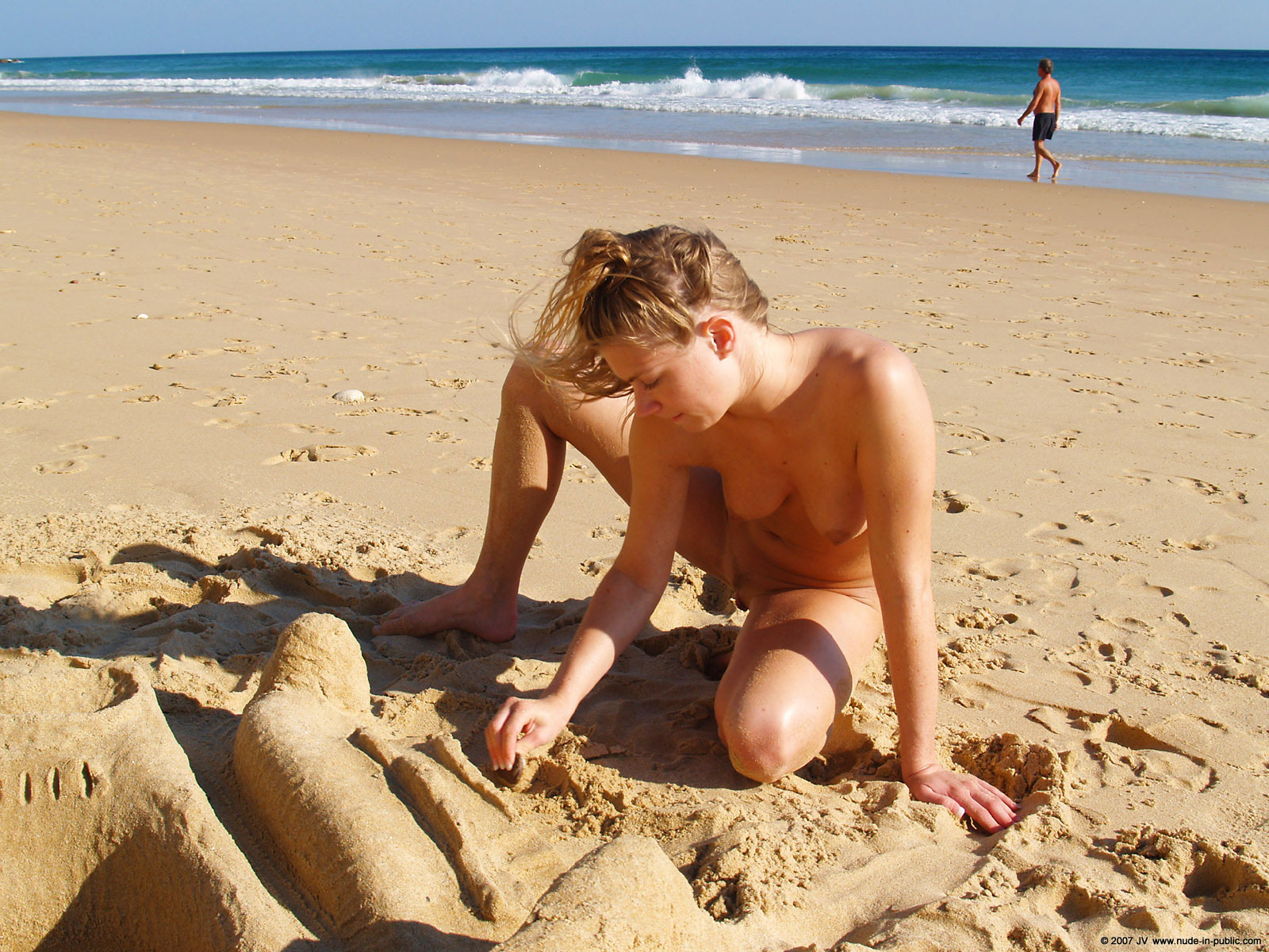 edita-s-naked-on-beach-blonde-seaside-nude-in-public-47