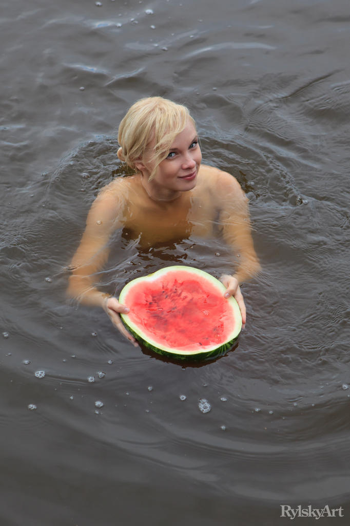 feeona-naked-blonde-watermelon-rylskyart-10