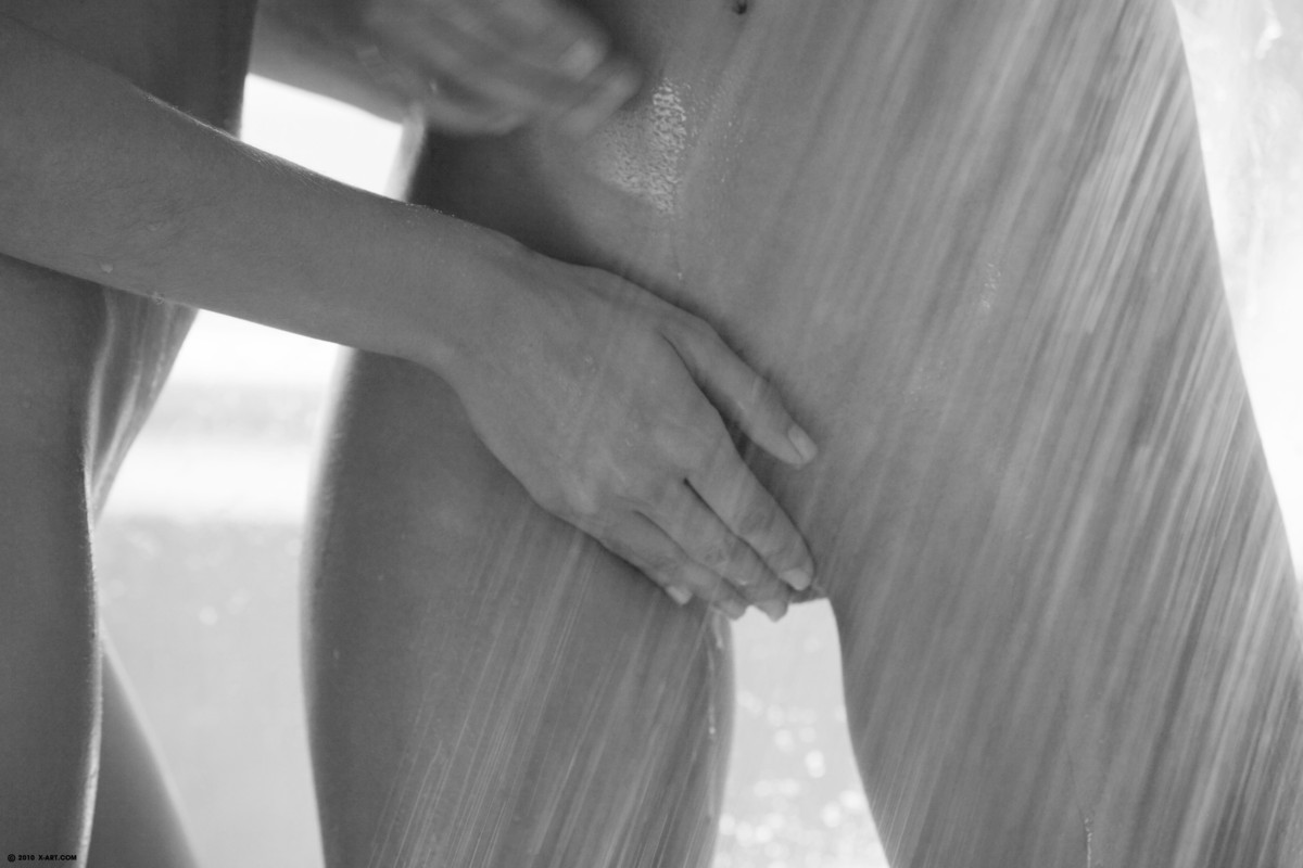 leila-francesca-wet-kiss-skinny-shower-naked-xart-13