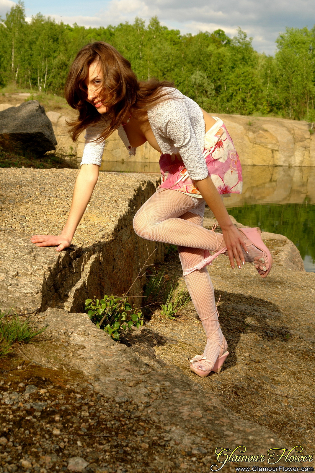 jini-naked-fishnet-stockings-outdoor-quarries-glamourflower-16
