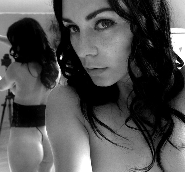 girls-in-the-mirror-39