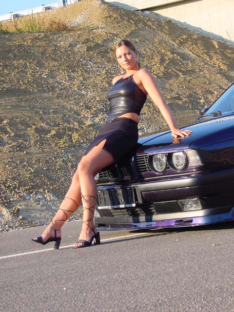 girls-and-bmw-115