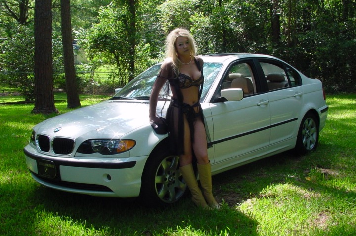 girls-and-bmw-15