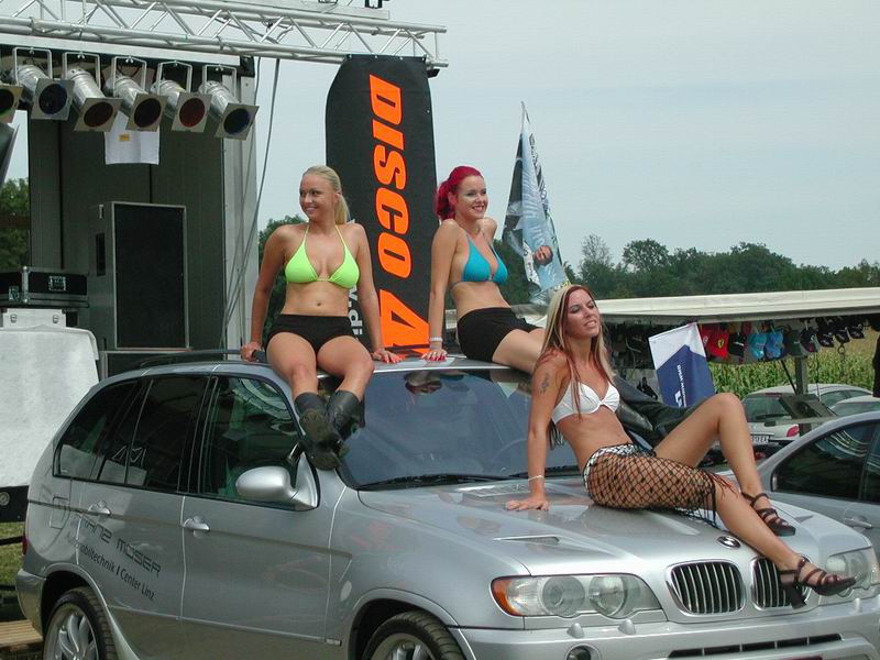 girls-and-bmw-99