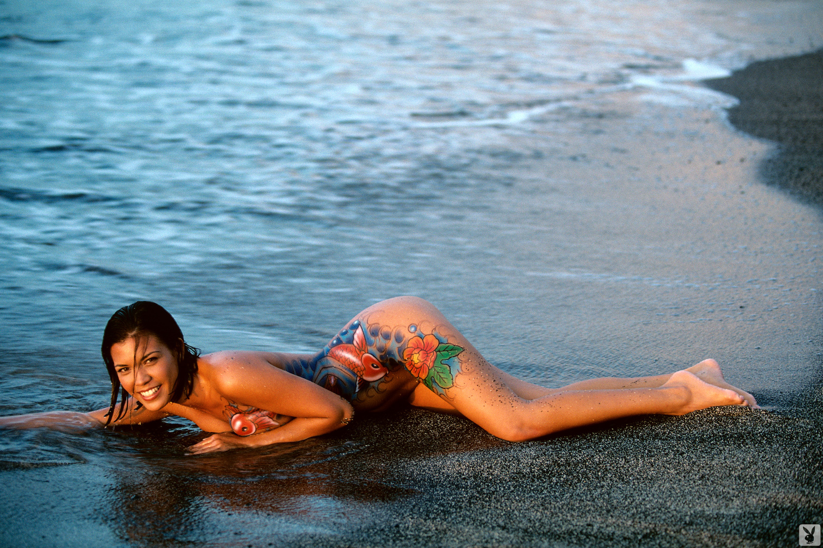 girls-of-hawaiian-tropic-beach-naked- 1999-playboy-12
