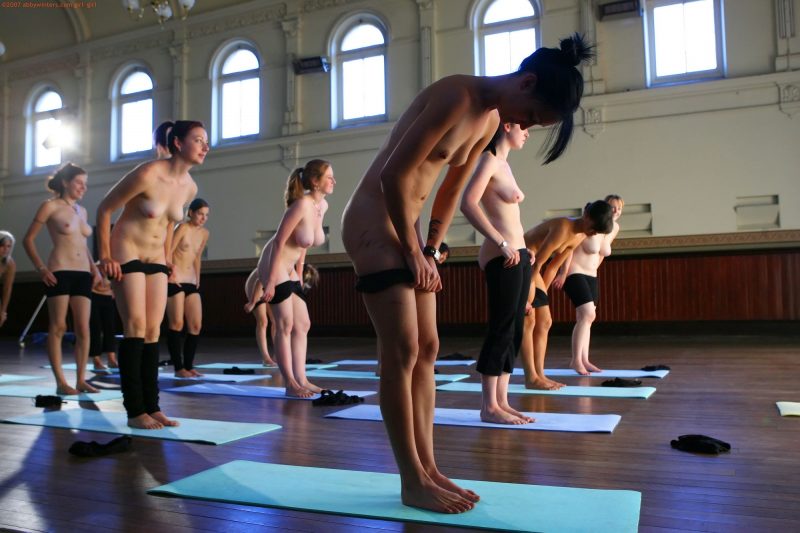 https://redbust.com/stuff/group-nude-yoga-classes/australian-amateur-girls-doing-nude-group-yoga-abby-winters-15-800x533.jpg