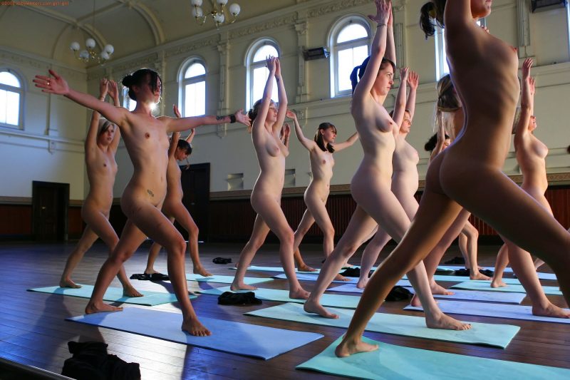 https://redbust.com/stuff/group-nude-yoga-classes/australian-amateur-girls-doing-nude-group-yoga-abby-winters-49-800x533.jpg
