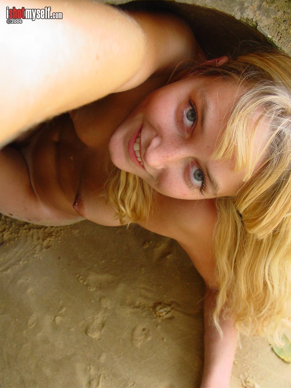moonbeam-nude-blonde-amateur-teen-girl-beach-ishotmyself-07