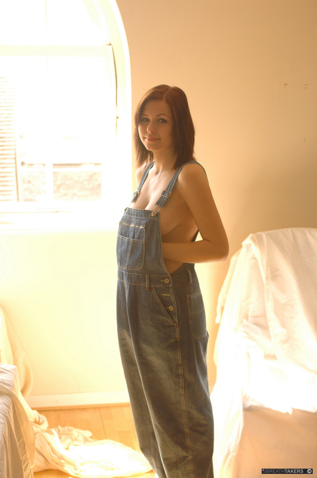 iga-wyrwal-tits-decorator-dungarees-naked-breath-takers-01