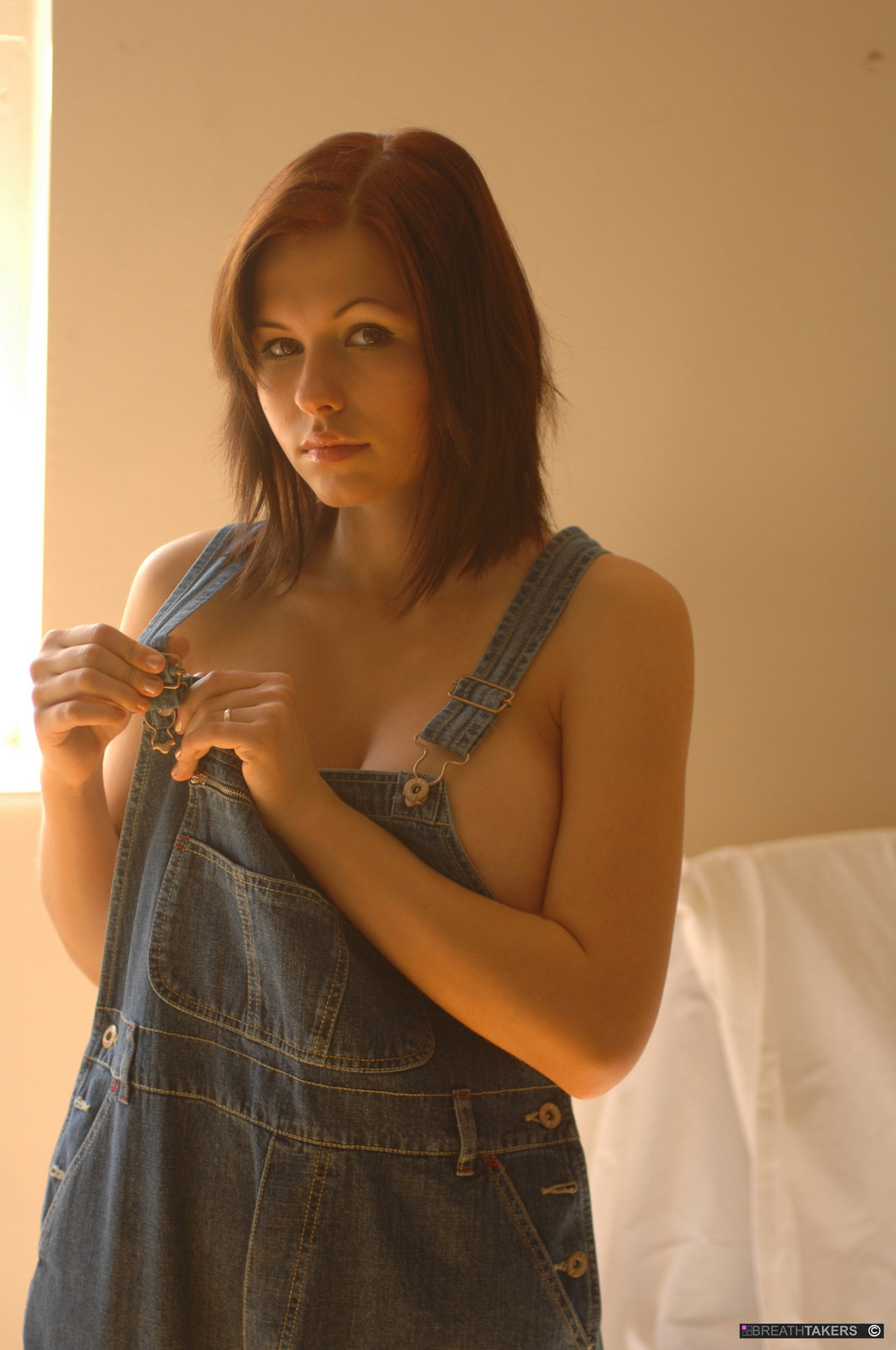 iga-wyrwal-tits-decorator-dungarees-naked-breath-takers-05