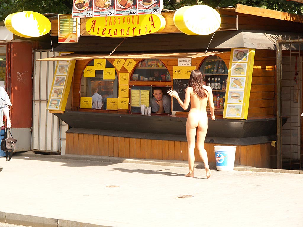 jirina-k-nude-girl-on-bus-stop-public-14