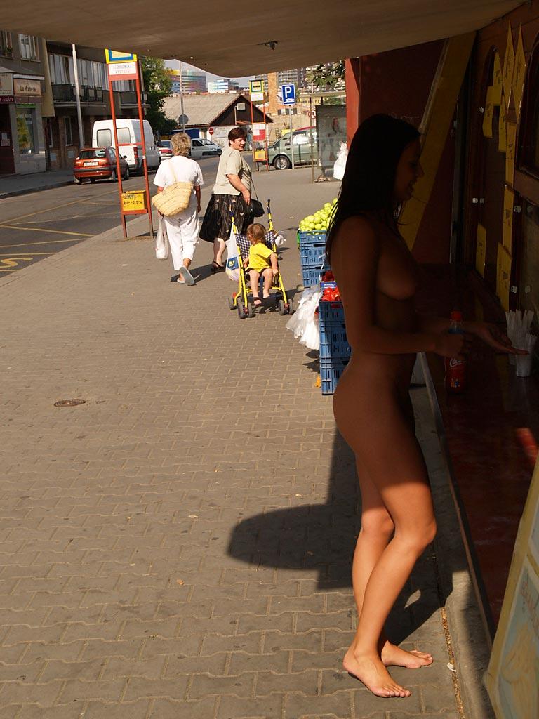 jirina-k-nude-girl-on-bus-stop-public-22