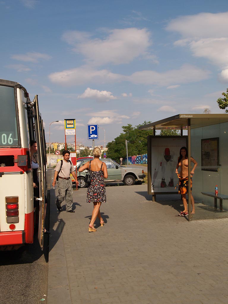 jirina-k-nude-girl-on-bus-stop-public-33