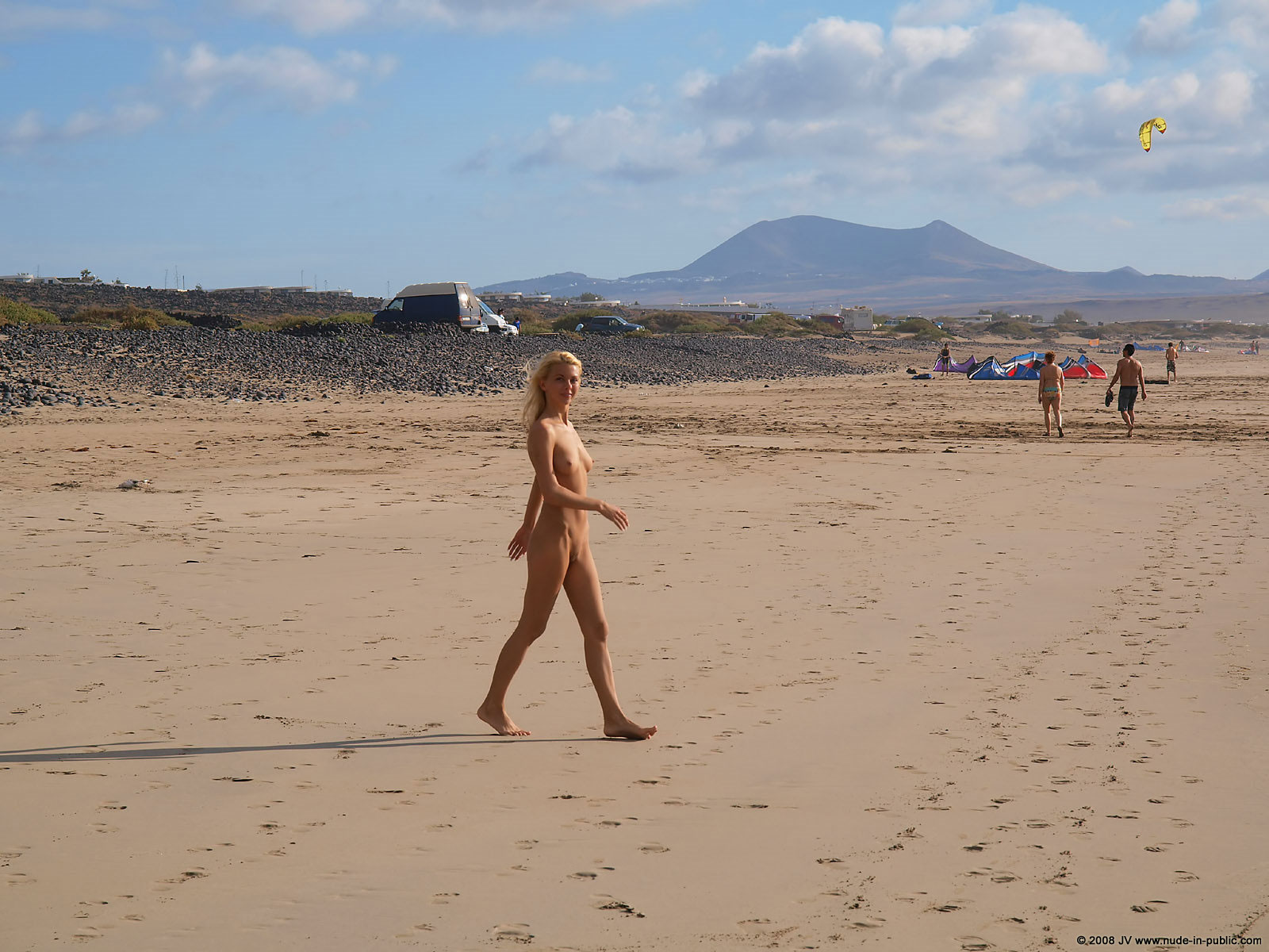 judita-beach-nude-seaside-public-03