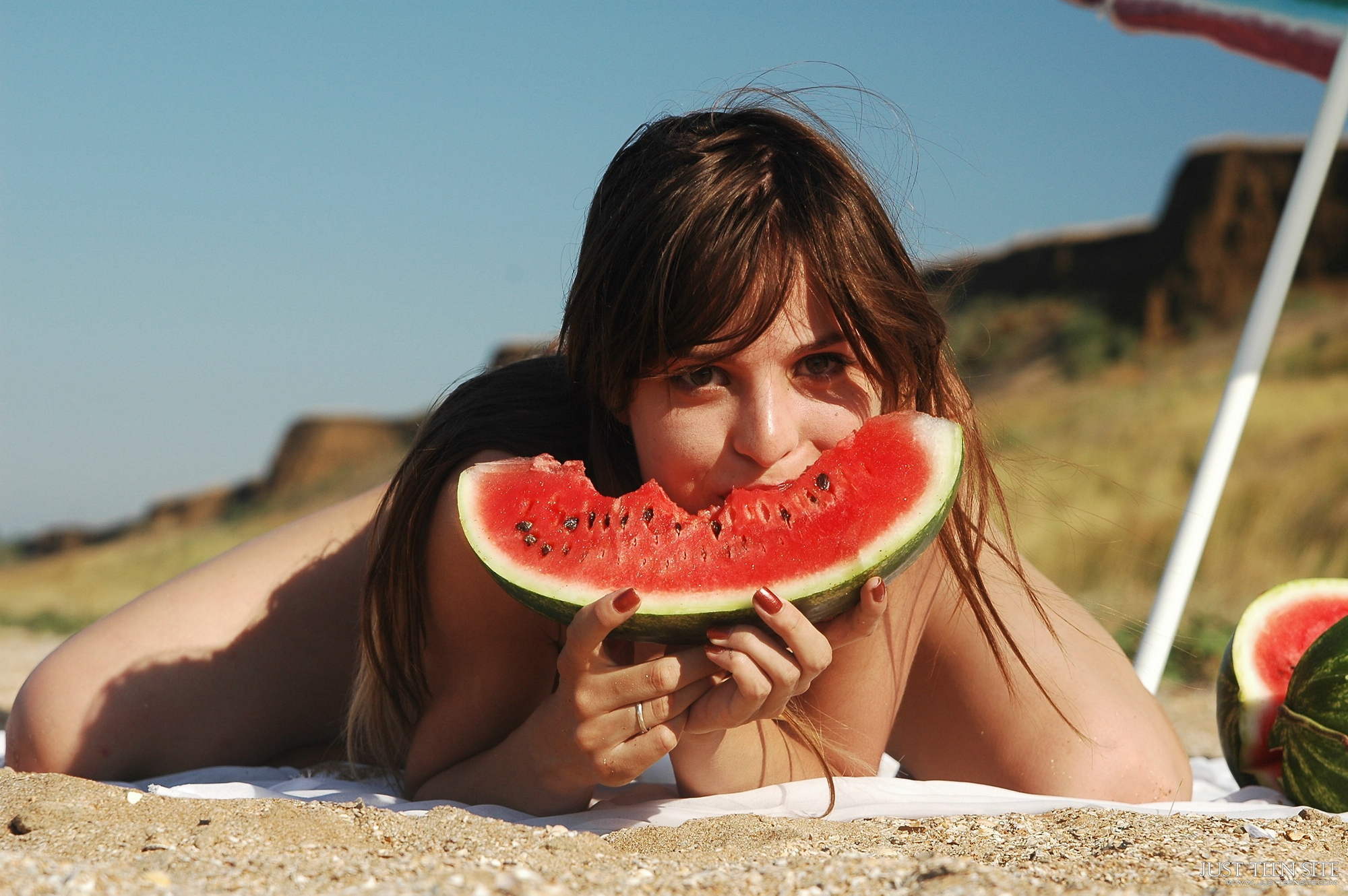 julietta-dolce-beach-watermelon-slim-body-naked-justteensite-19