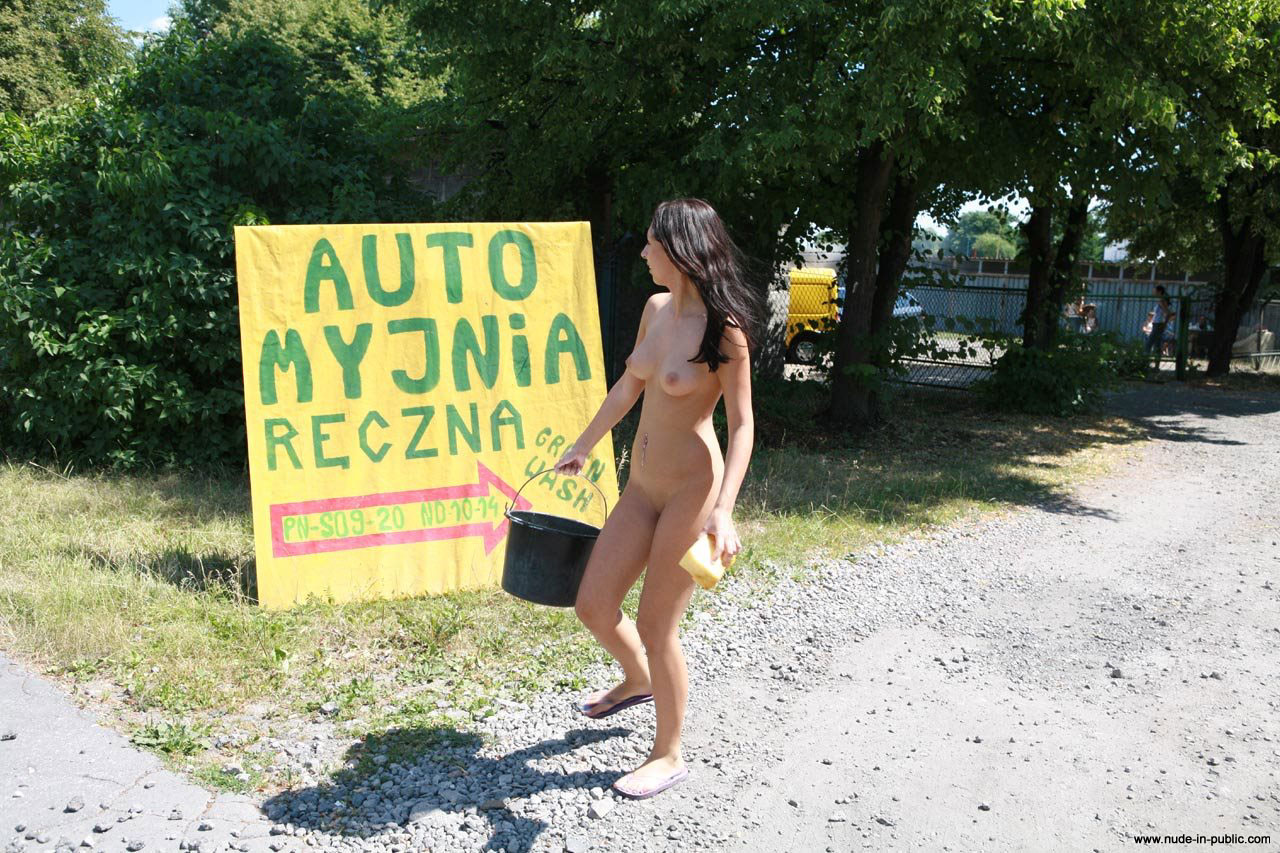 justyna-naked-car-wash-nude-in-public-50