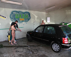justyna-naked-car-wash-nude-in-public