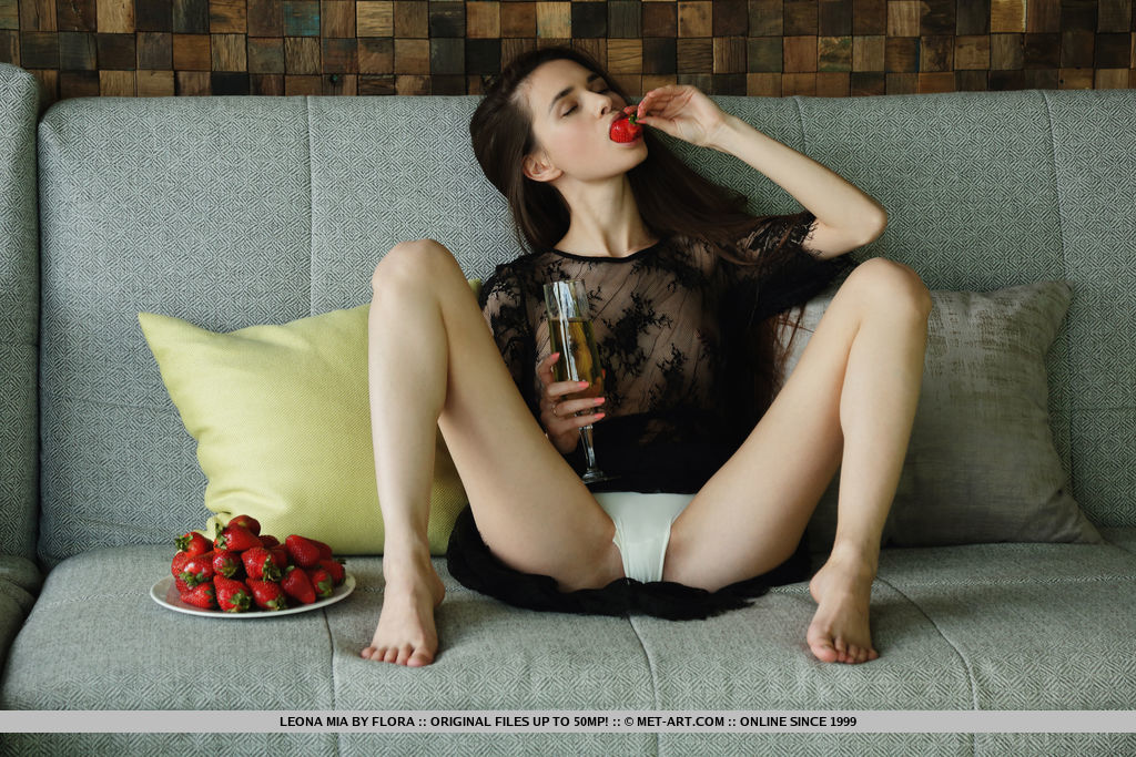 leona-mia-strawberries-champagne-young-girl-metart-03