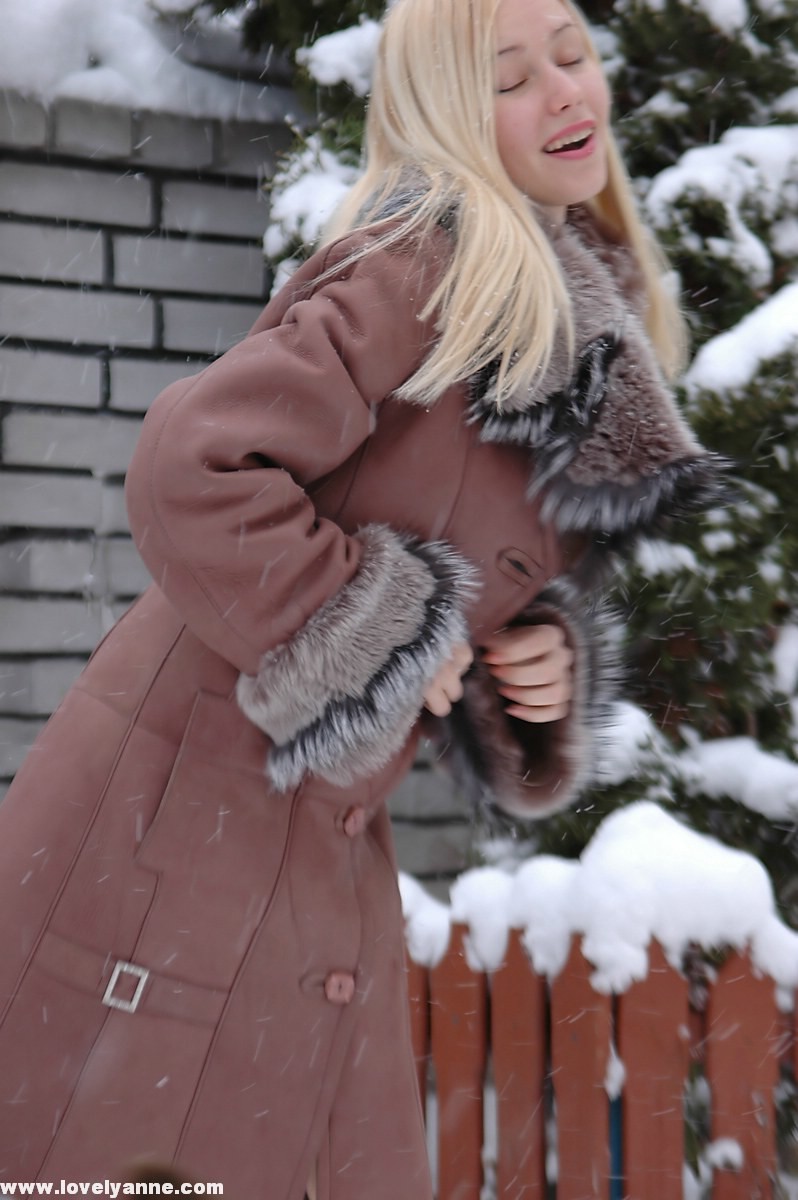 lovely-anne-young-nude-blonde-winter-snow-teen-05